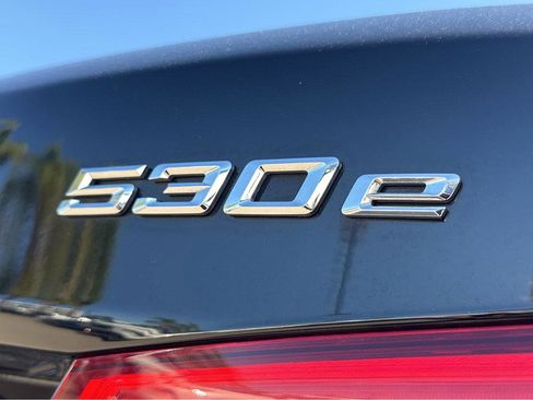 Used 2019 BMW 530e w/ Convenience Package image 38