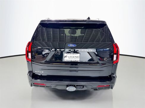 Used 2025 Ford Expedition Active image 8