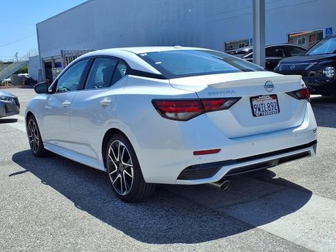 Used 2025 Nissan Sentra SR w/ SR Premium Package FWD image 3