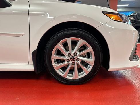 Used 2023 Toyota Camry LE image 28
