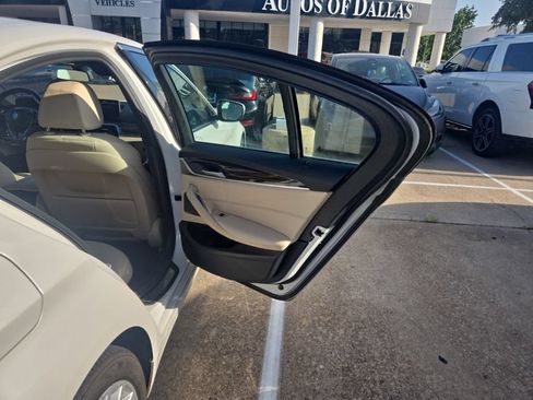 Used 2021 BMW 530i RWD image 19
