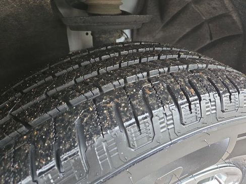 Used 2019 GMC Acadia SLE image 11