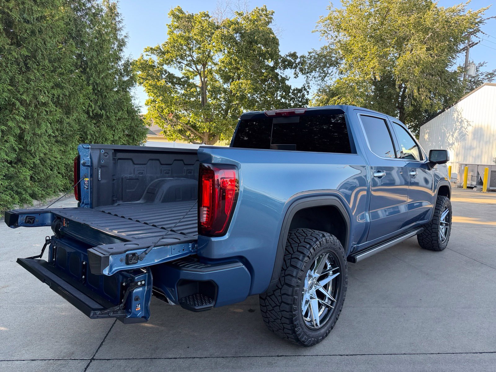 Used 2025 GMC Sierra 1500 Denali AWD/4WD image 33