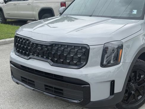 Used 2025 Kia Telluride AWD image 5