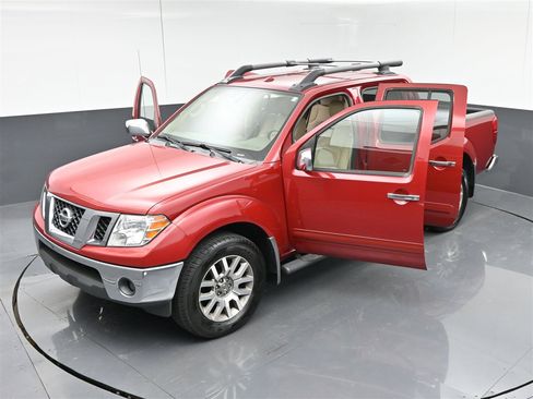 Used 2012 Nissan Frontier SL image 38