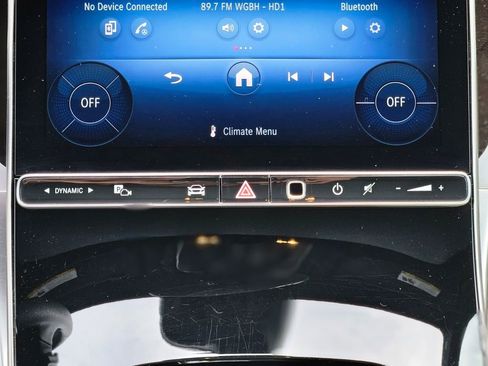 Used 2025 Mercedes-Benz GLC 300 4MATIC image 22