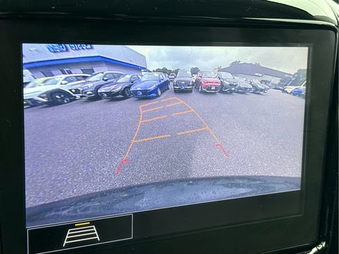 Used 2020 Chevrolet Traverse LT FWD image 16