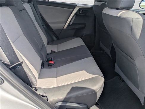 Used 2015 Toyota RAV4 LE FWD image 17