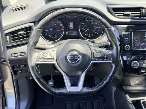Used 2022 Nissan Rogue Sport SV FWD image 18