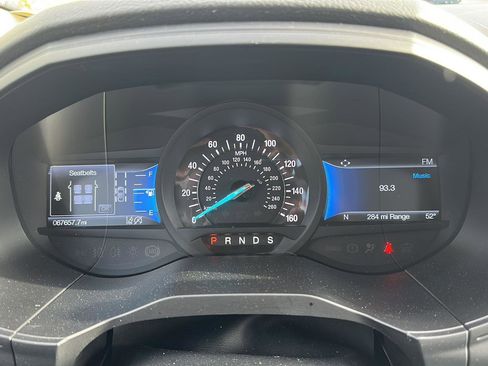 Used 2023 Ford Edge Titanium w/ Class II Trailer Tow Package AWD/4WD image 12