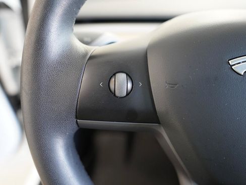 Used 2021 Tesla Model 3 Standard Range Plus RWD image 13