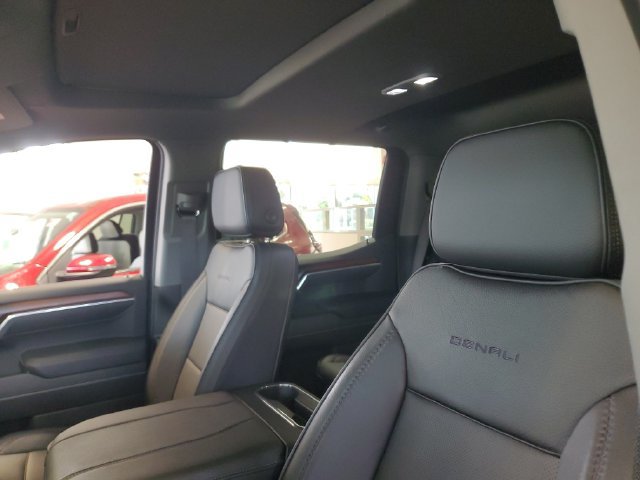 New 2026 GMC Sierra 1500 Denali w/ Denali Reserve Package AWD/4WD image 8