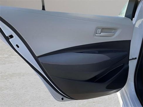 Used 2023 Toyota Corolla LE image 45