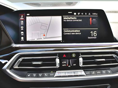 Used 2019 BMW X7 xDrive40i w/ Premium Package AWD/4WD image 14