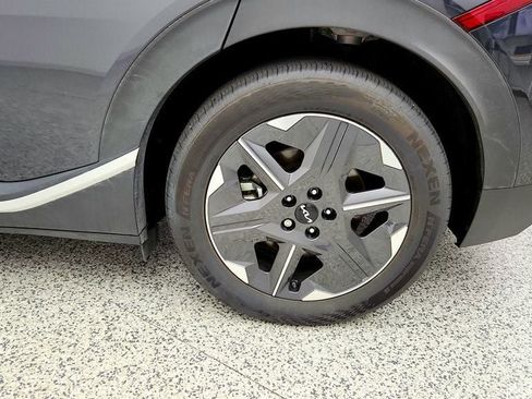 Used 2025 Kia EV6 Light RWD image 9