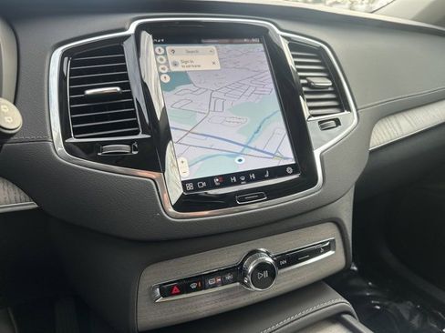 Certified 2025 Volvo XC90 T8 Ultra image 24