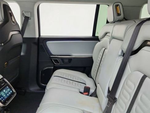 Used 2024 Rivian R1S Adventure image 33