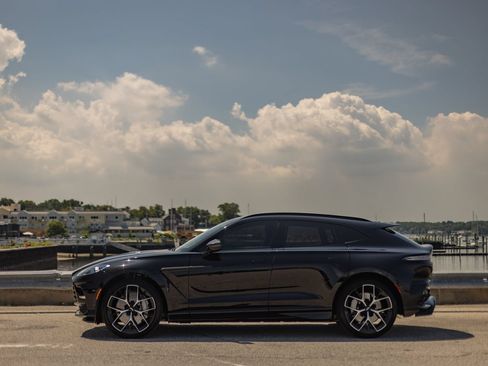 Used 2025 Aston Martin DBX 707 AWD/4WD image 7