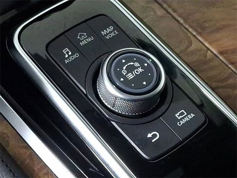 Used 2022 Nissan Armada SL w/ Captain's Chairs Package image 26