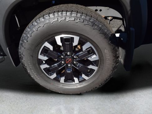 Used 2023 Nissan Frontier PRO-4X w/ Pro Convenience Package AWD/4WD image 8