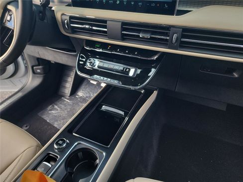 New 2026 Lincoln Corsair Premiere image 25