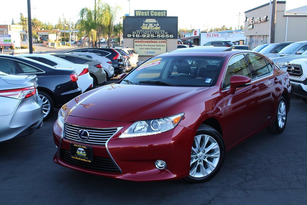 Used 2015 Lexus ES 300h w/ Navigation System Package FWD image 2