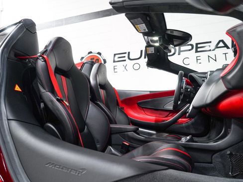 Used 2018 McLaren 570S Spider image 16