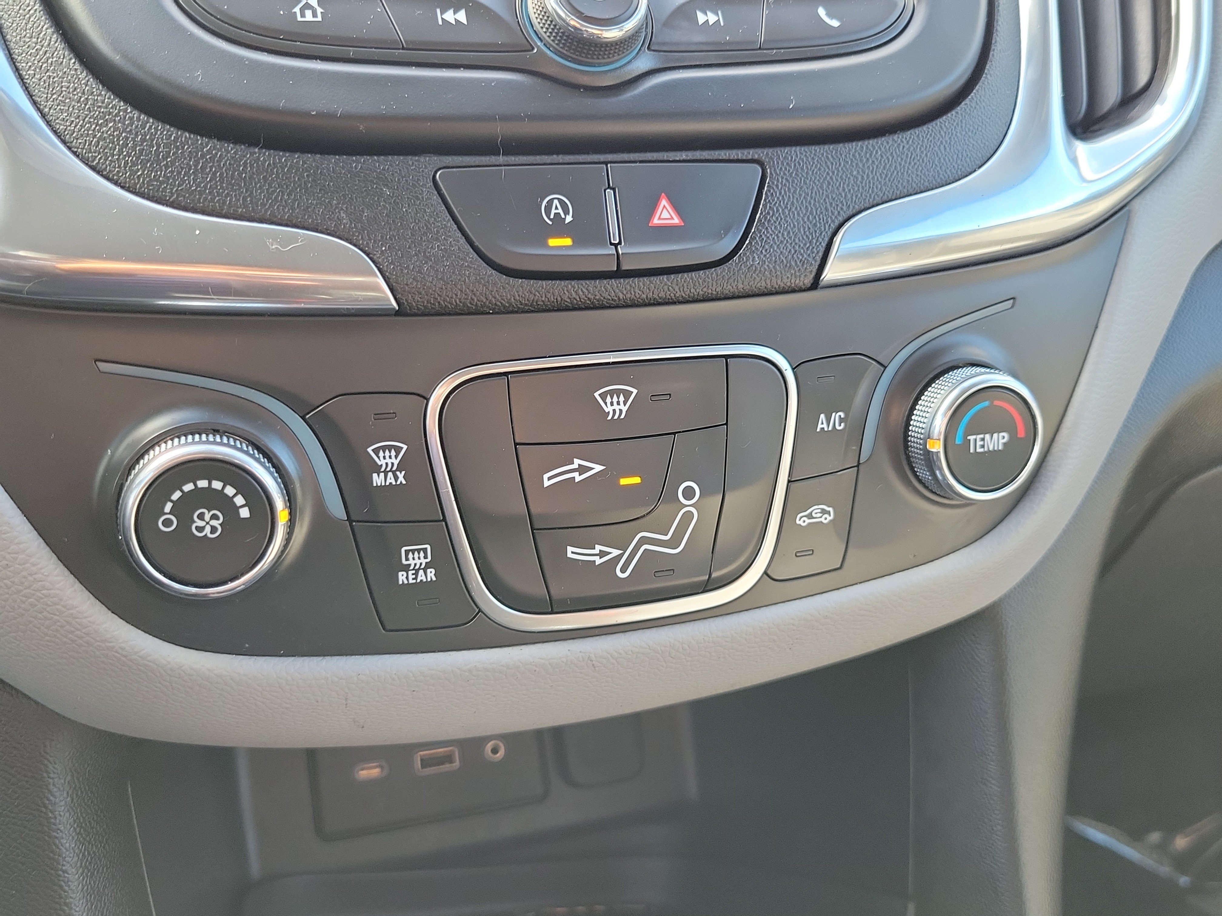 Used 2024 Chevrolet Equinox LS w/ LS Convenience Package FWD image 29