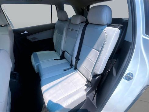 Used 2021 Volkswagen Tiguan SEL w/ 3-Row Tiguan MDO Package FWD image 21