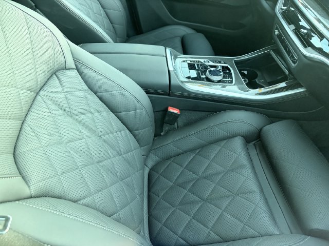 Used 2026 BMW X5 M60i AWD/4WD image 5