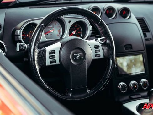 Used 2008 Nissan 350Z NISMO RWD image 7
