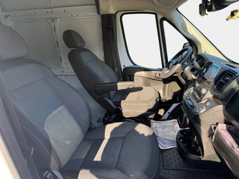 Used 2023 RAM ProMaster 2500 FWD image 10