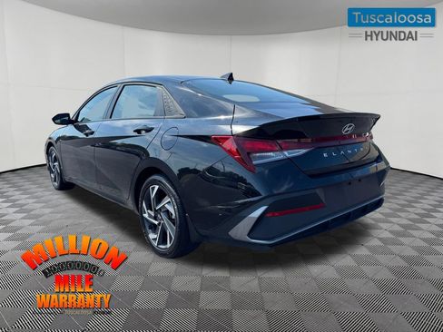 Used 2025 Hyundai Elantra Sport FWD image 6