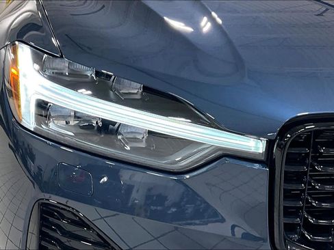 Certified 2024 Volvo XC60 B5 Ultimate w/ Climate Package image 26