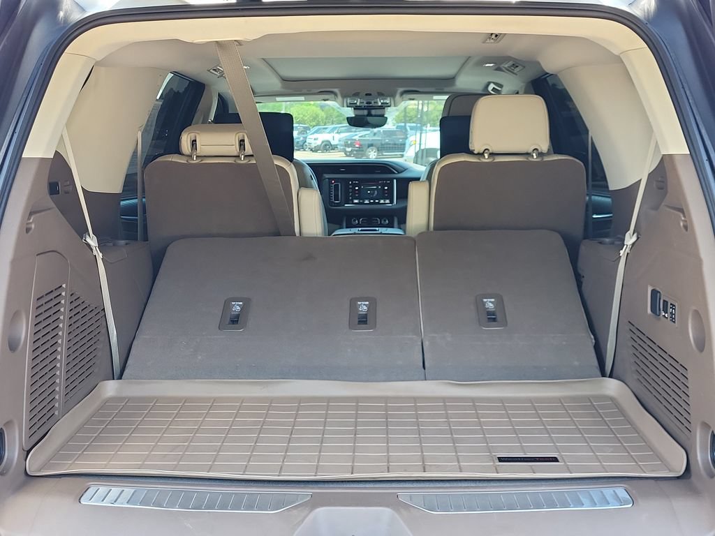 Used 2023 GMC Yukon Denali w/ Advanced Technology Package AWD/4WD image 19