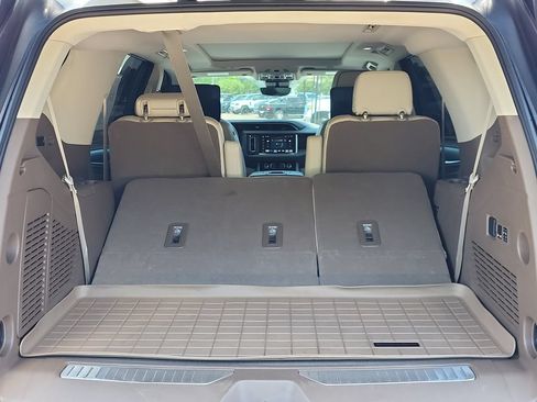 Used 2023 GMC Yukon Denali w/ Advanced Technology Package AWD/4WD image 19
