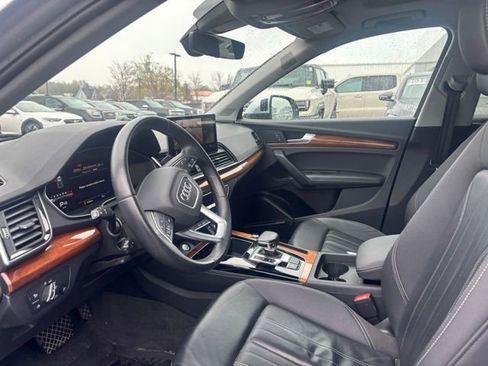 Used 2023 Audi Q5 2.0T Premium Plus w/ Premium Plus Package AWD/4WD image 11