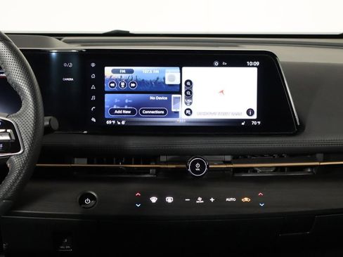 Used 2023 Nissan Ariya FWD image 24