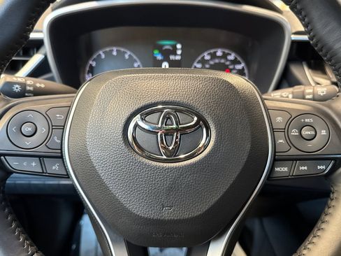 Certified 2025 Toyota Corolla SE image 30
