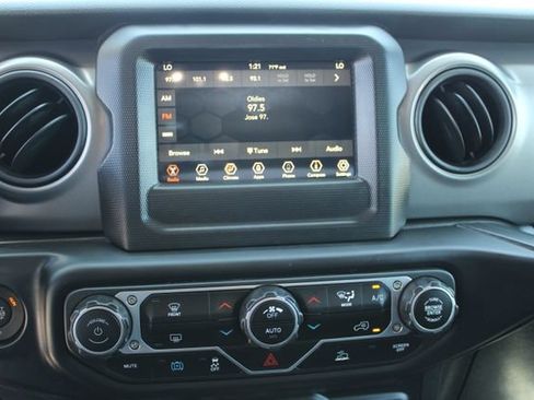 Used 2023 Jeep Wrangler Unlimited AWD/4WD image 16