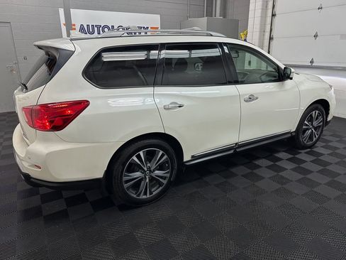 Used 2019 Nissan Pathfinder Platinum AWD/4WD image 11