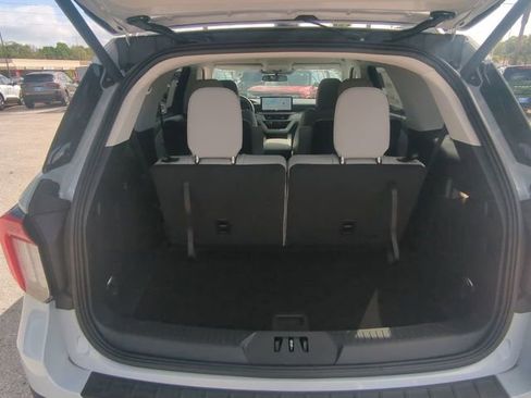 New 2026 Ford Explorer Active RWD image 14