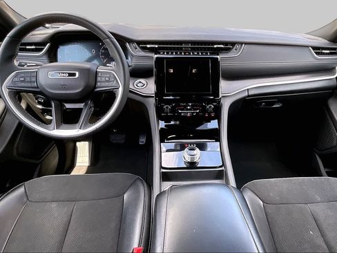 Used 2024 Jeep Grand Cherokee Altitude AWD/4WD image 15