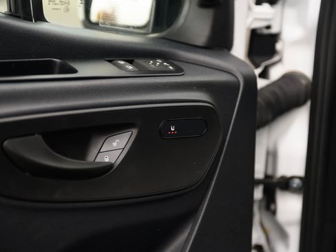 Used 2024 Mercedes-Benz Sprinter 2500 image 16