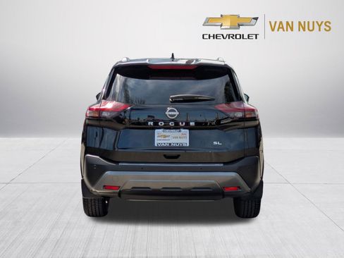 Used 2023 Nissan Rogue SL w/ SL Premium Package FWD image 6