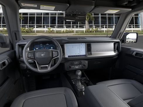 New 2026 Ford Bronco Outer Banks w/ Black Appearance Package AWD/4WD image 9