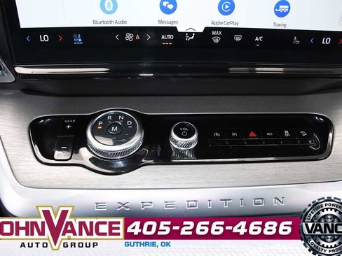Used 2025 Ford Expedition Platinum AWD/4WD image 39