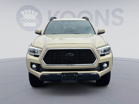 Used 2017 Toyota Tacoma TRD Off-Road w/ Tow Package image 11