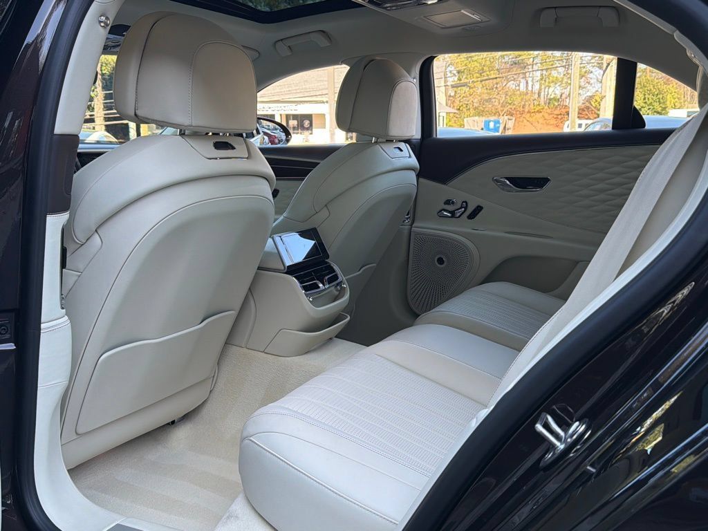 Used 2021 Bentley Flying Spur W12 AWD/4WD image 31