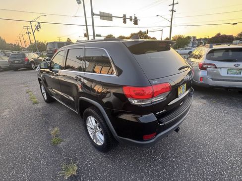 Used 2017 Jeep Grand Cherokee Laredo w/ Quick Order Package 23E image 2